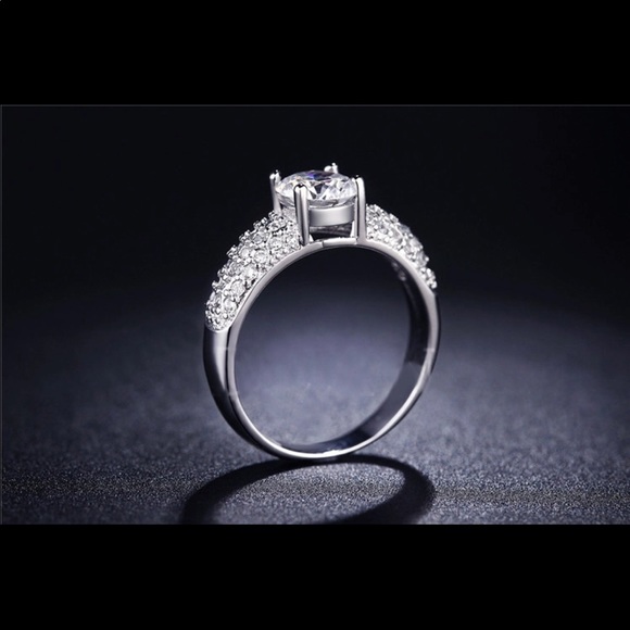 Sale! CZ Crystals Sterling Silver New Size 7 NEW - Picture 3 of 5